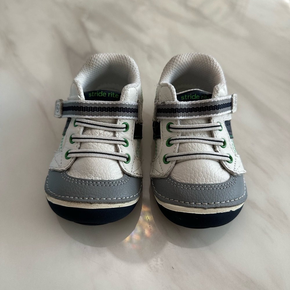 Stride Rite Soft Motion Artie Sneaker